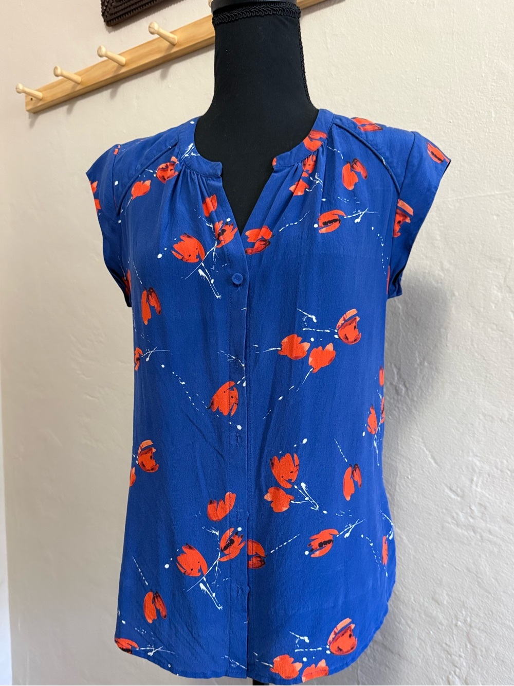 Blue Floral Silk Cap-Sleeve Blouse - Red Accent